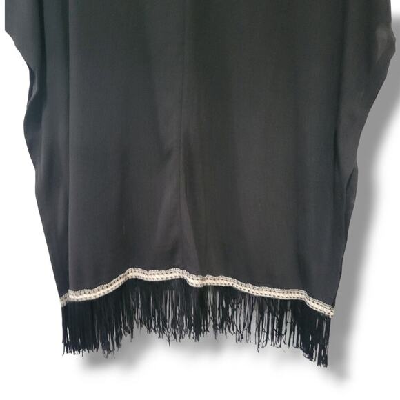 Francesca's Collection Mi Ami women's black fringe poncho blouse - small - Picture 4 of 8